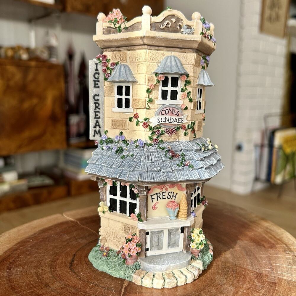 Ivy & Innocence Kings Ice Cream Parlor Number 05350